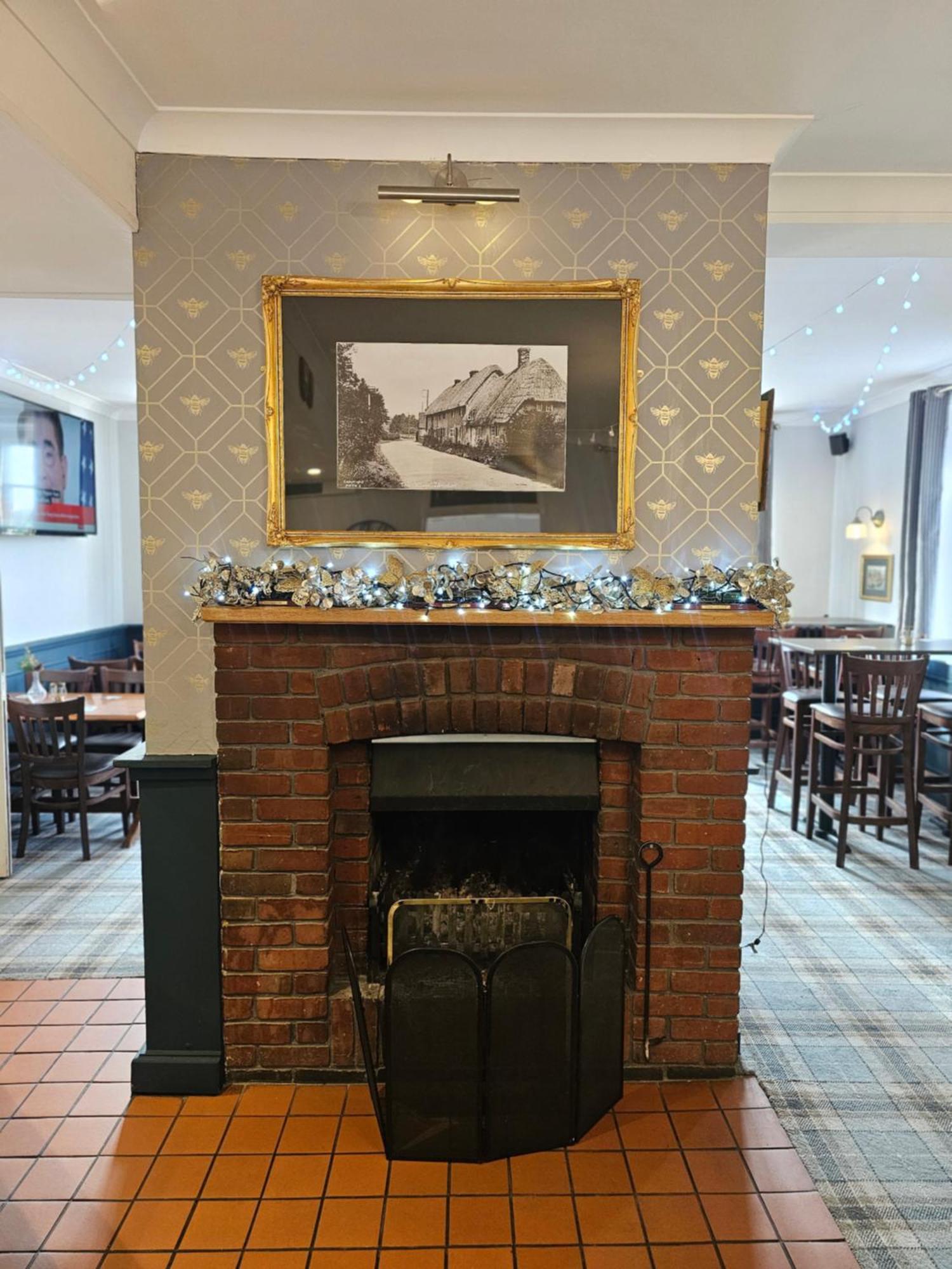 The Old Railway Hotel Porton Екстериор снимка